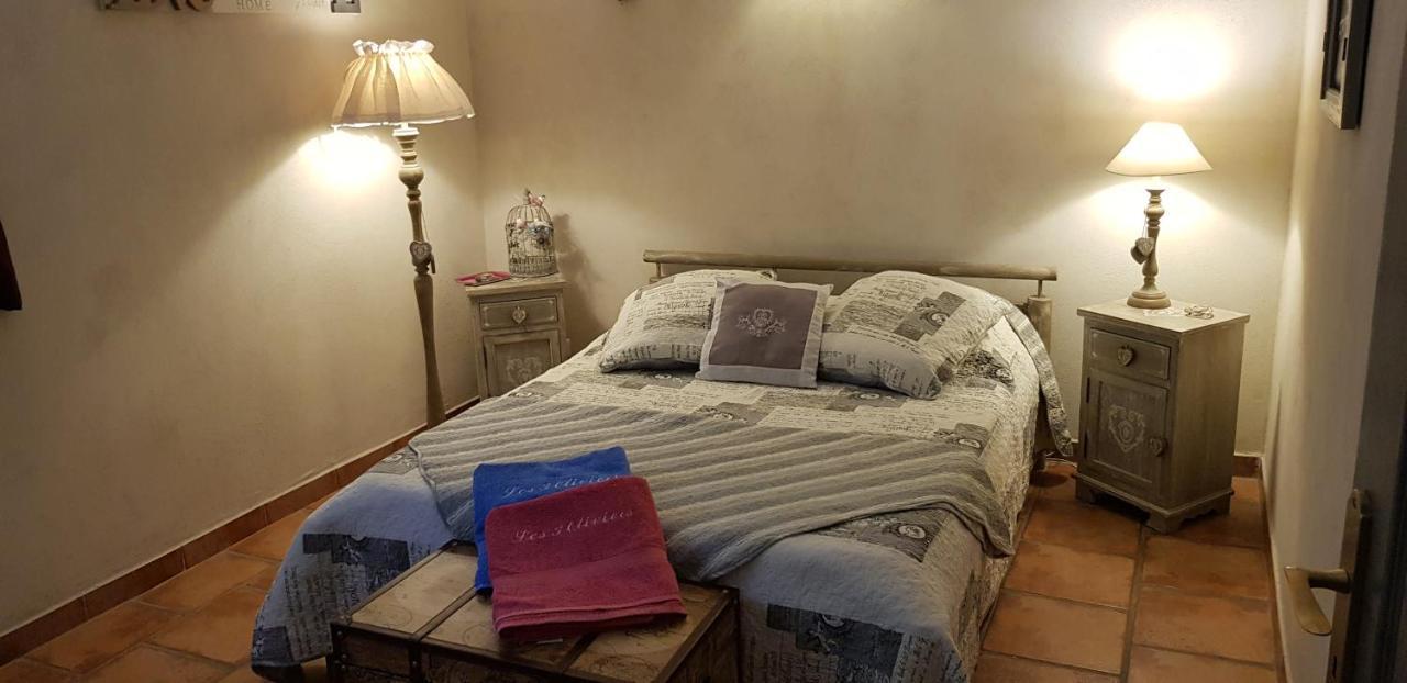 Fenetre Sur Les Alpilles Bed and Breakfast Saint-Martin-de-Crau Exteriör bild