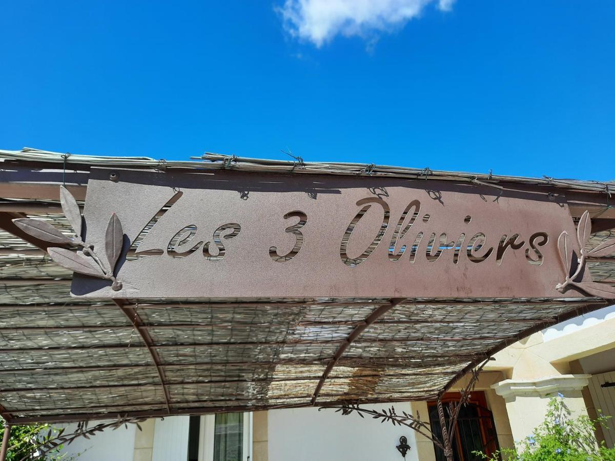 Fenetre Sur Les Alpilles Bed and Breakfast Saint-Martin-de-Crau Exteriör bild