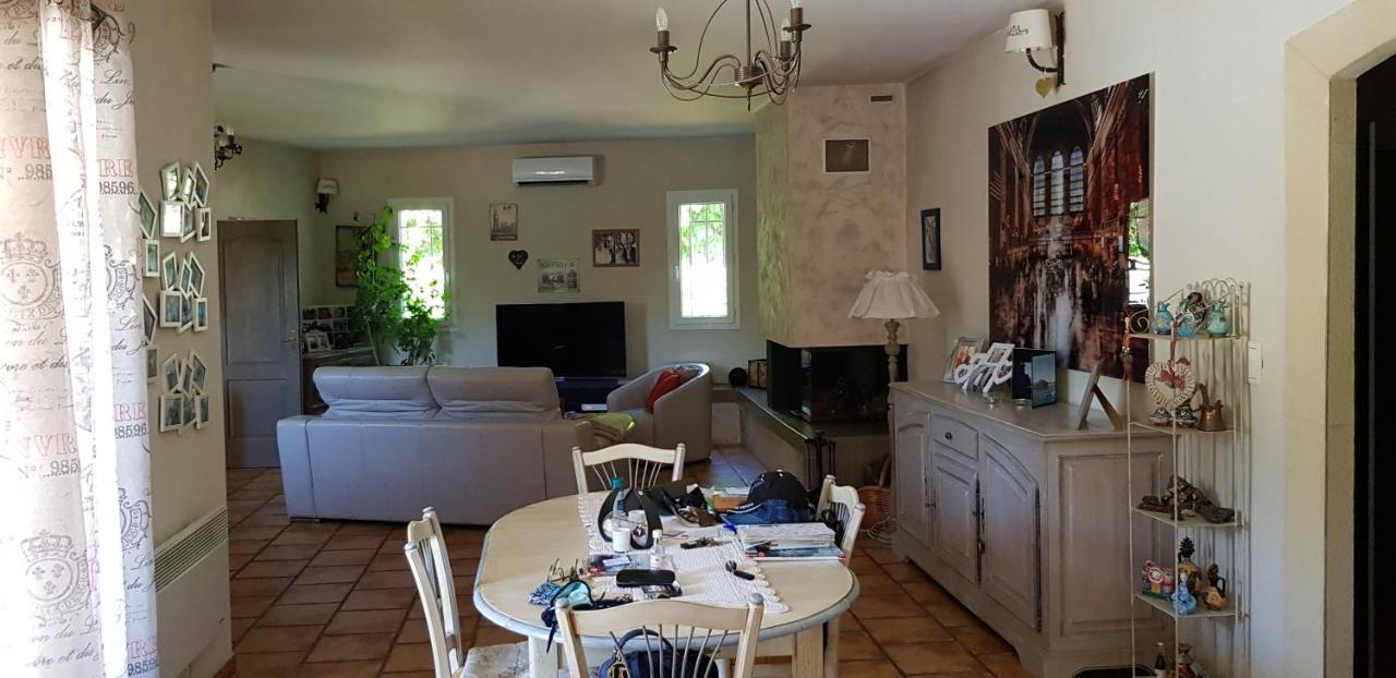 Fenetre Sur Les Alpilles Bed and Breakfast Saint-Martin-de-Crau Exteriör bild