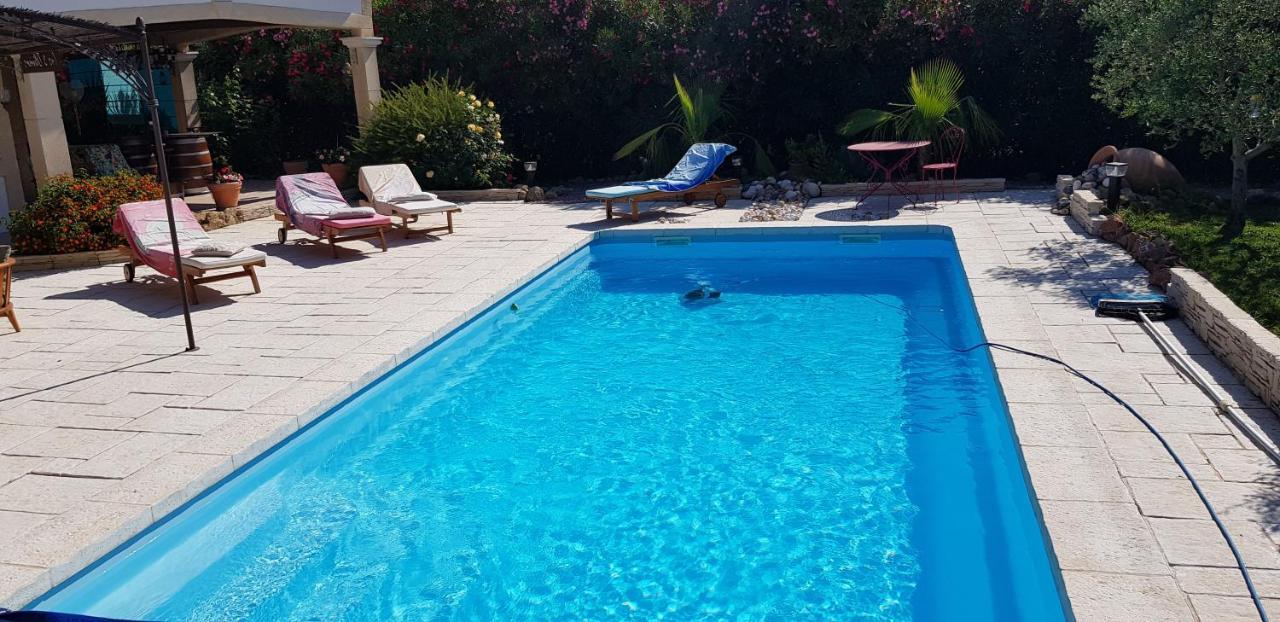 Fenetre Sur Les Alpilles Bed and Breakfast Saint-Martin-de-Crau Exteriör bild