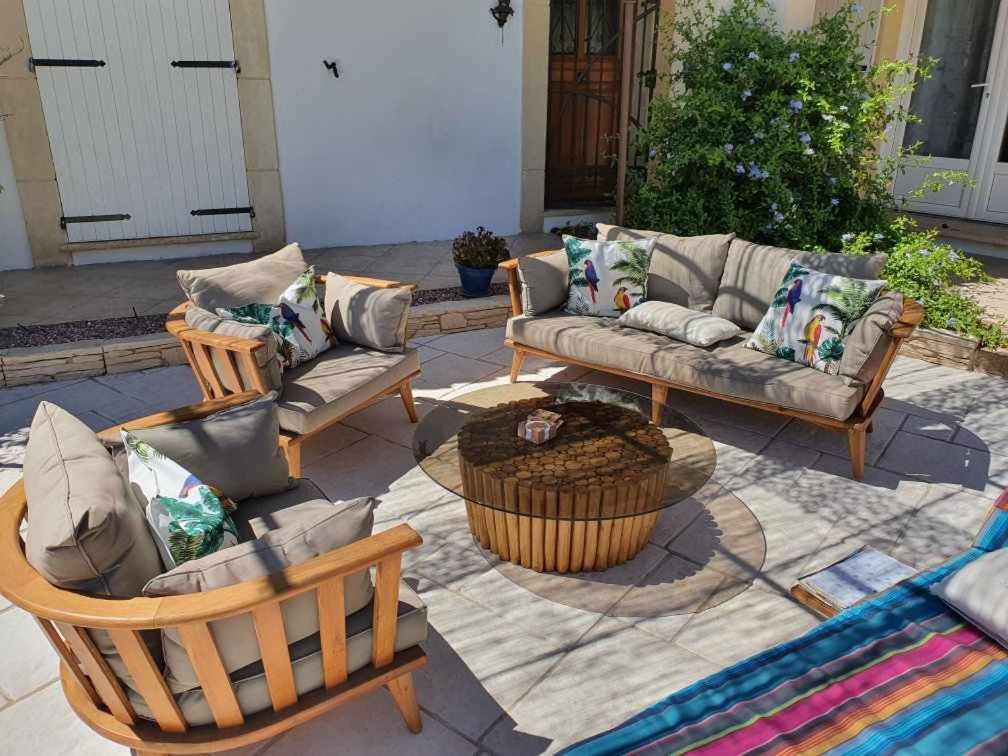 Fenetre Sur Les Alpilles Bed and Breakfast Saint-Martin-de-Crau Exteriör bild