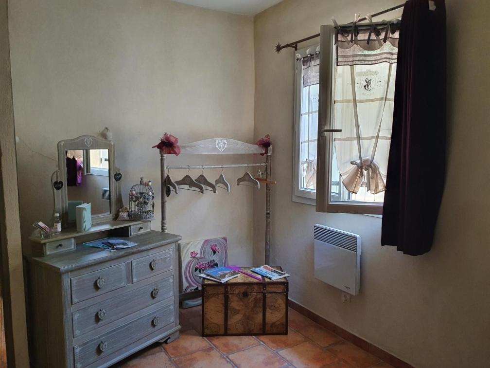 Fenetre Sur Les Alpilles Bed and Breakfast Saint-Martin-de-Crau Exteriör bild