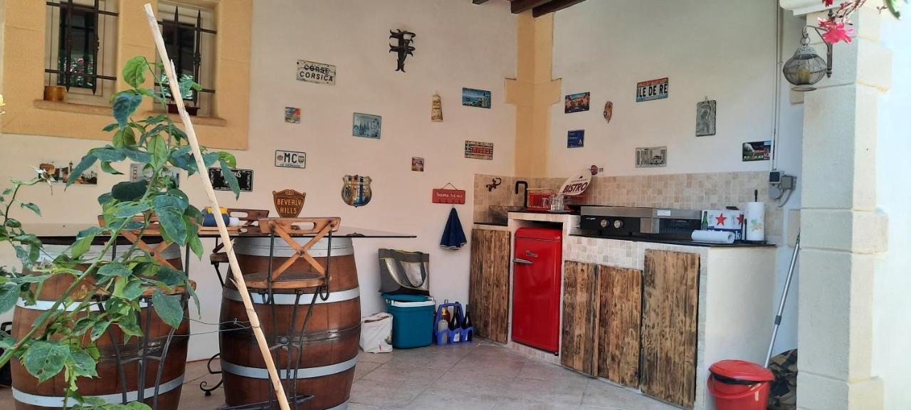 Fenetre Sur Les Alpilles Bed and Breakfast Saint-Martin-de-Crau Exteriör bild