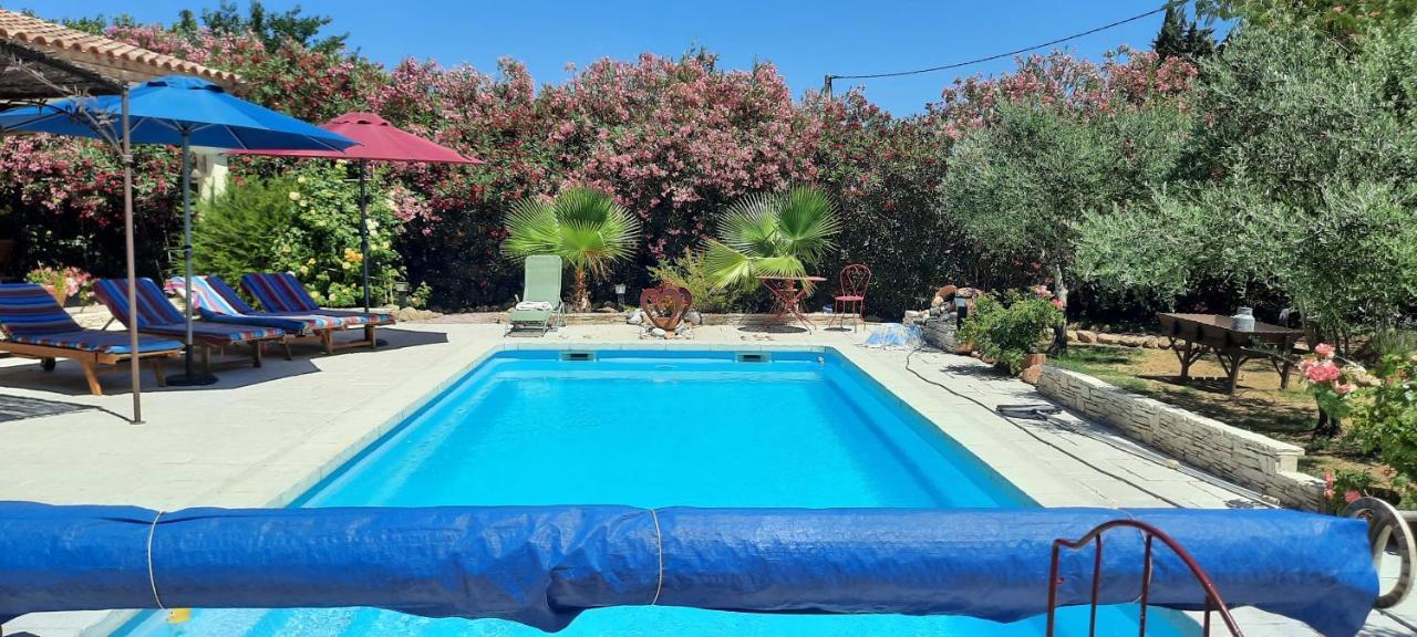 Fenetre Sur Les Alpilles Bed and Breakfast Saint-Martin-de-Crau Exteriör bild